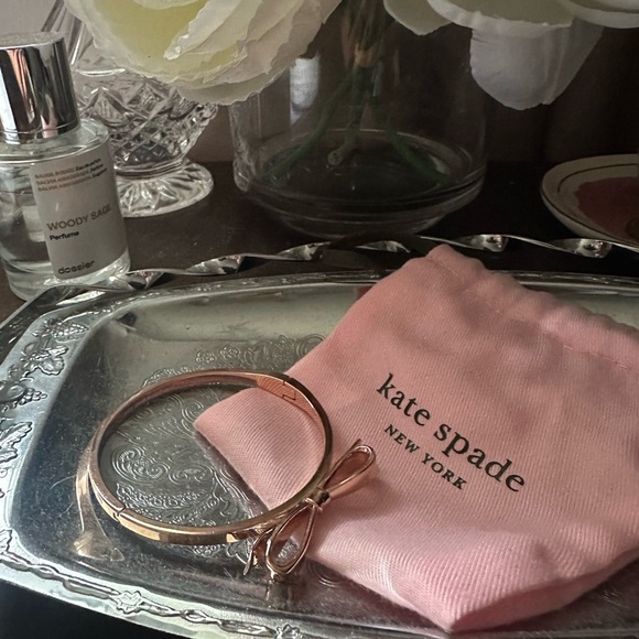 ⚡️2/$25⚡️ Kate Spade Rose Gold Mini Love Notes Take a Bow Bangle | Small - Picture 1 of 9